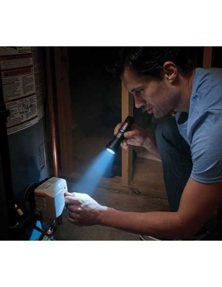 Lanterna de Mana Coleman BatteryGuard, 325 Lumeni Lanterna de Mana Coleman BatteryGuard, 325 Lumeni