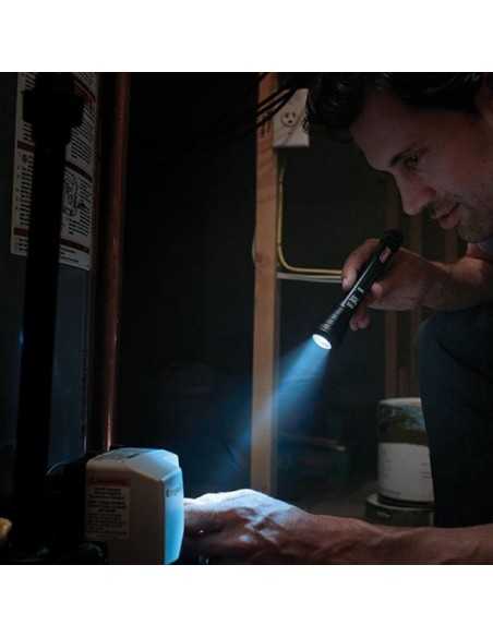 Lanterna de Mana Coleman BatteryGuard, 75 Lumeni Lanterna de Mana Coleman BatteryGuard, 75 Lumeni