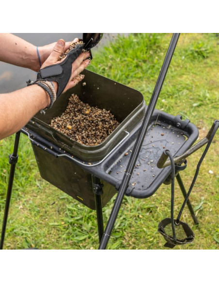 Suport pentru Galeata Avid Carp Bait Station Kit Suport pentru Galeata Avid Carp Bait Station Kit