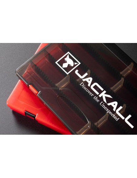 Cutie pentru Naluci Jackall 2800D Tackle M, Culoare Clear Red, 27.5x18.5x3.9cm Cutie pentru Naluci Jackall 2800D Tackle M, Culoare Clear Red, 27.5x18.5x3.9cm