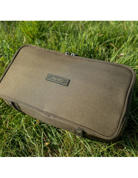 Borseta Avid Carp Large Compound Pouch, 40x20x10cm Borseta Avid Carp Large Compound Pouch, 40x20x10cm