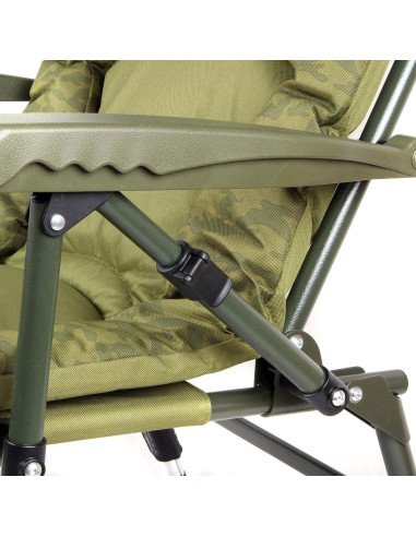 Fotoliu Carp Academy Giant Camo, 52x52x65cm