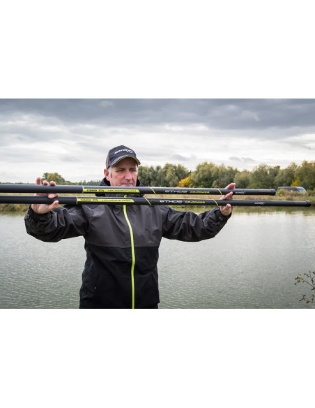 Coada Minciog Matrix Ethos XR Power Landing Net Handle 3 Tronsoane, 4.50m