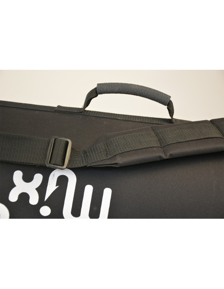 Husa lansete Benzar Mix Rod Case, 3 compartimente, 165cm Husa lansete Benzar Mix Rod Case, 3 compartimente, 165cm