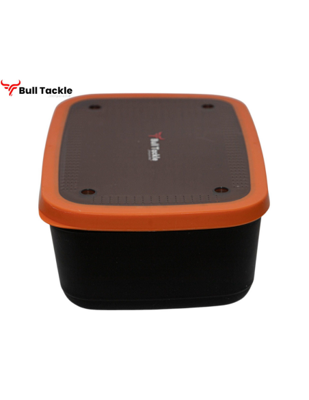 Cutie Momeala Bull Tackle Cu Capac Si Sita, 3L Cutie Momeala Bull Tackle Cu Capac Si Sita, 3L