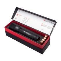 LANTERNA LED LENSER P14 800 LUMENI 4XAA + HUSA LANTERNA LED LENSER P14 800 LUMENI 4XAA + HUSA