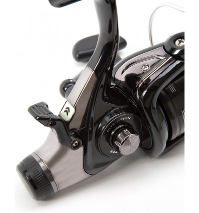 Mulineta Daiwa Black Widow BR 5000A